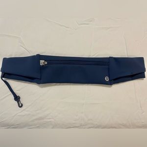 Lululemon Fast and Free Running Belt. Navy blue.